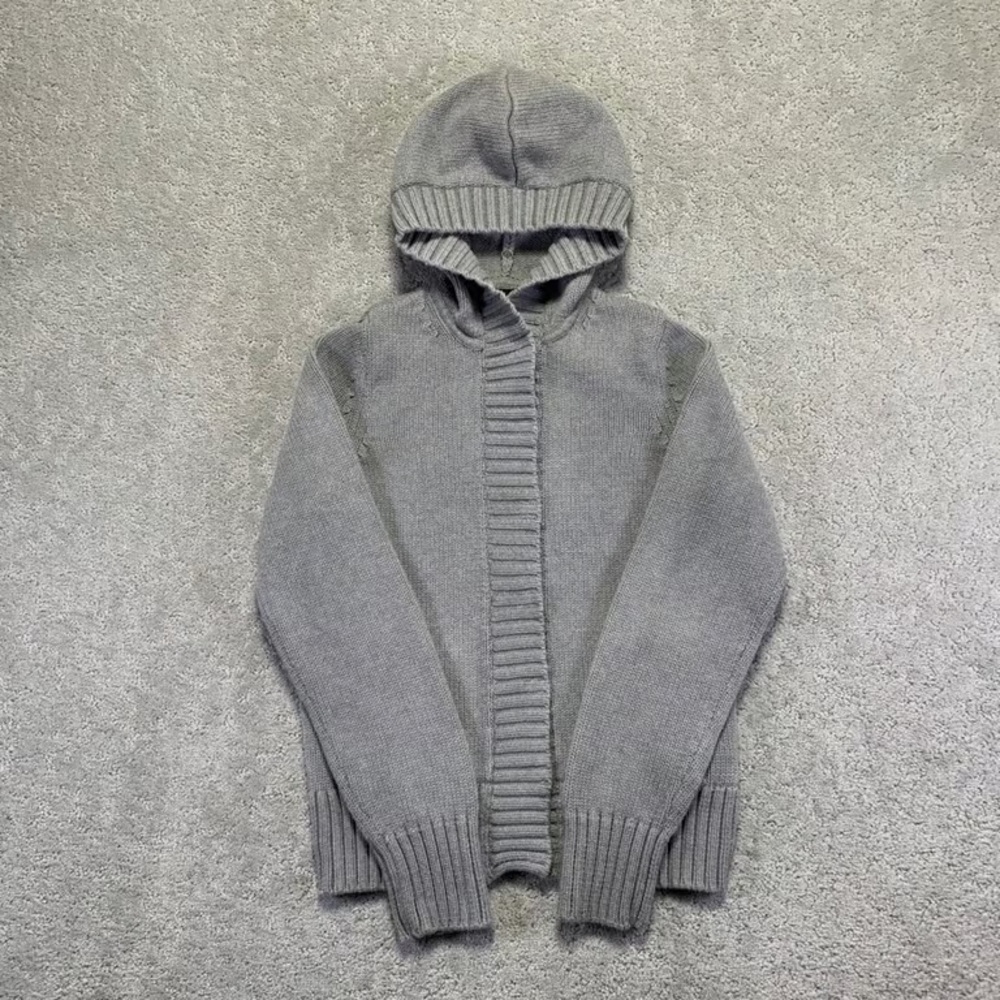 Women's Gray Zip-Up Sweater